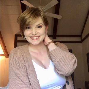 Meet your Posher, Lauren